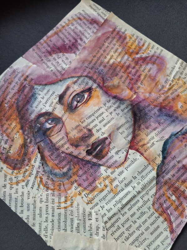 Aquarelle originale sur superposition de pages de livres - "Femmes" 3 – Image 2