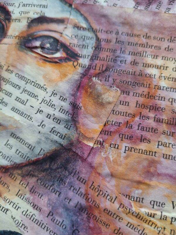 Aquarelle originale sur superposition de pages de livres - "Femmes" 3 – Image 3