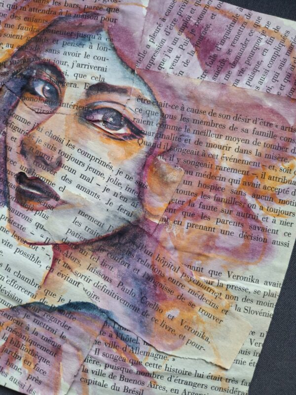 Aquarelle originale sur superposition de pages de livres - "Femmes" 3 – Image 4